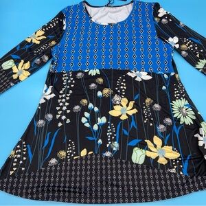 Lily by Firmiana Shift Dress Floral Stretch 3/4 Stretch NWT